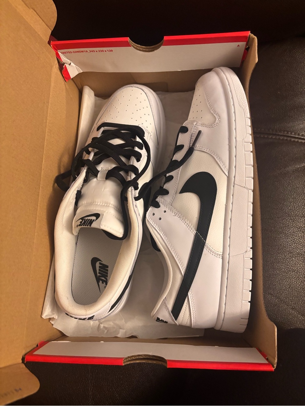 Nike Men’s White and Black Low-Top Sneakers